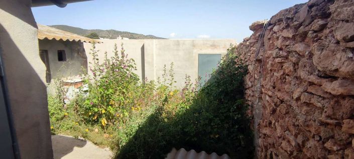 Image No.10-4 Bed Townhouse for sale