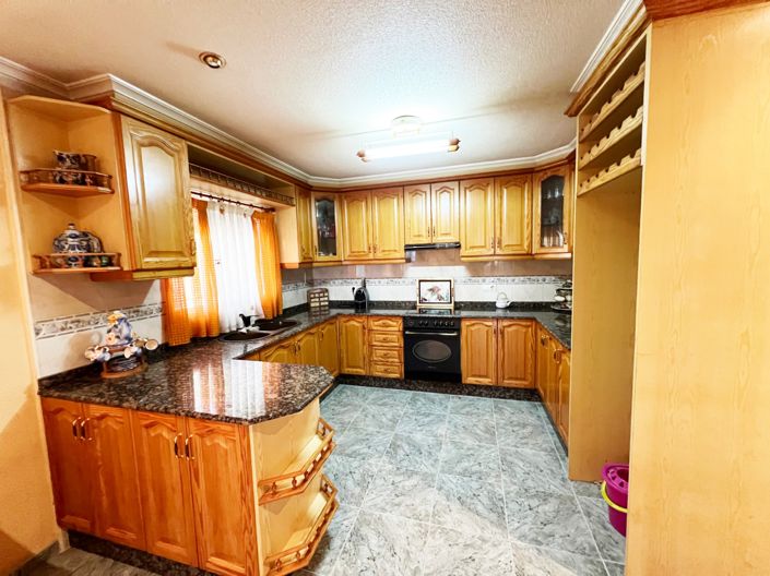 Image No.28-4 Bed Villa for sale