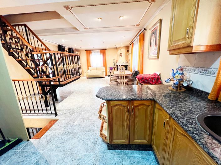 Image No.29-4 Bed Villa for sale