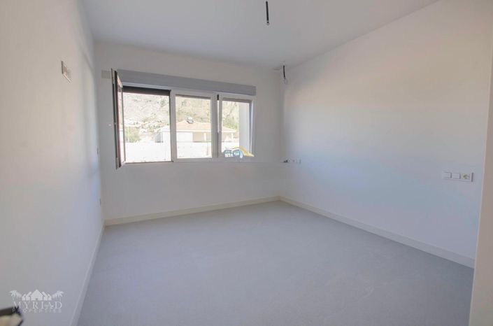 Image No.11-3 Bed Villa for sale