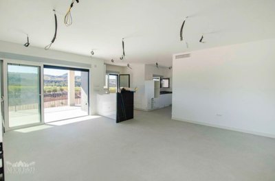 62838570abb2-2164-4678-885b-ee567f24a19f