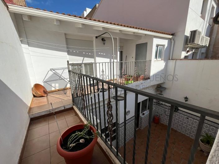 Image No.15-5 Bed Townhouse for sale