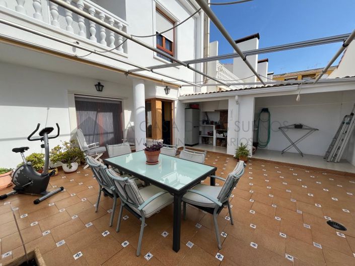 Image No.11-4 Bed Townhouse for sale