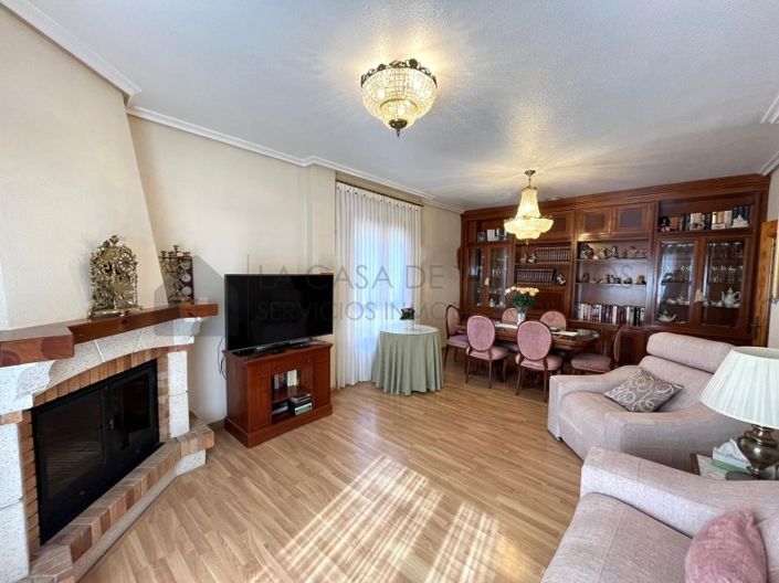 Image No.3-4 Bed Townhouse for sale