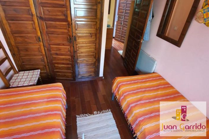 Image No.15-2 Bed Property for sale