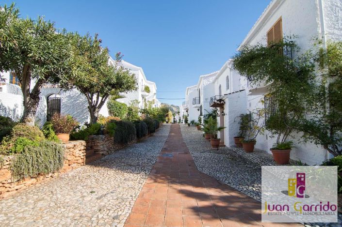 Image No.22-2 Bed Property for sale