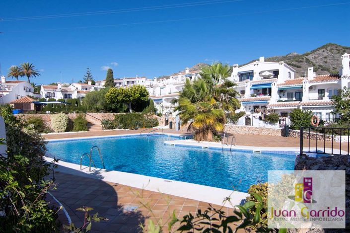 Image No.25-2 Bed Property for sale