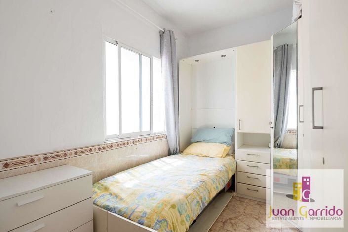 Image No.17-2 Bed Property for sale