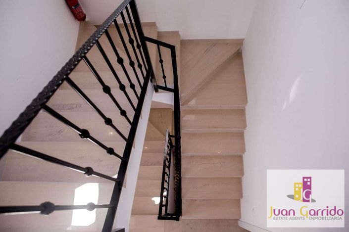 Image No.36-5 Bed Villa for sale