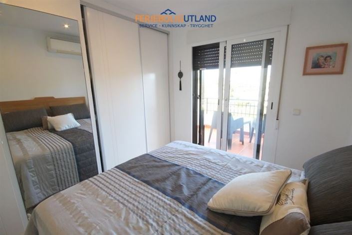 Image No.14-4 Bed Townhouse for sale