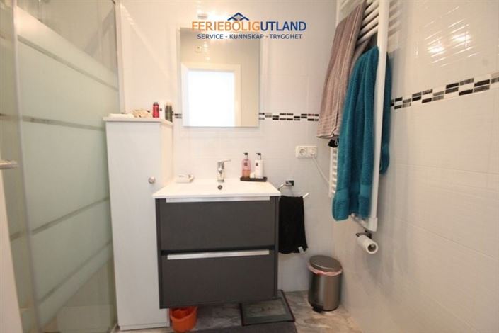 Image No.15-4 Bed Townhouse for sale