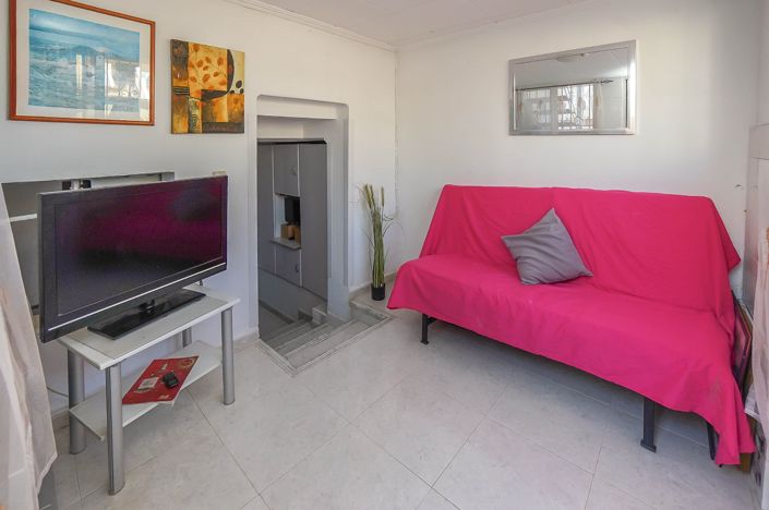 Image No.7-1 Bed House for sale