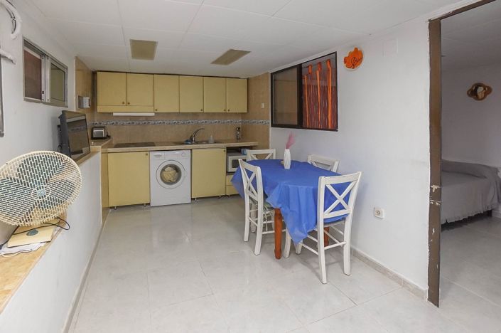 Image No.9-1 Bed House for sale