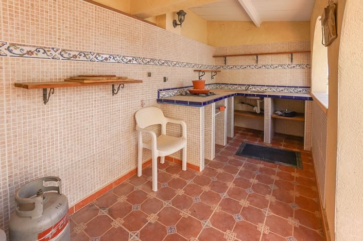 Image No.40-8 Bed Villa / Detached for sale