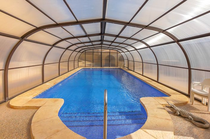 Image No.6-8 Bed Villa / Detached for sale