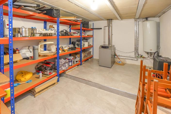 Image No.60-8 Bed Villa / Detached for sale