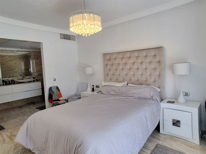 Image No.12-5 Bed Property for sale