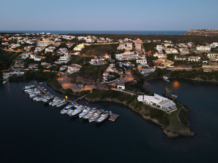 Image No.37-4 Bed Property for sale