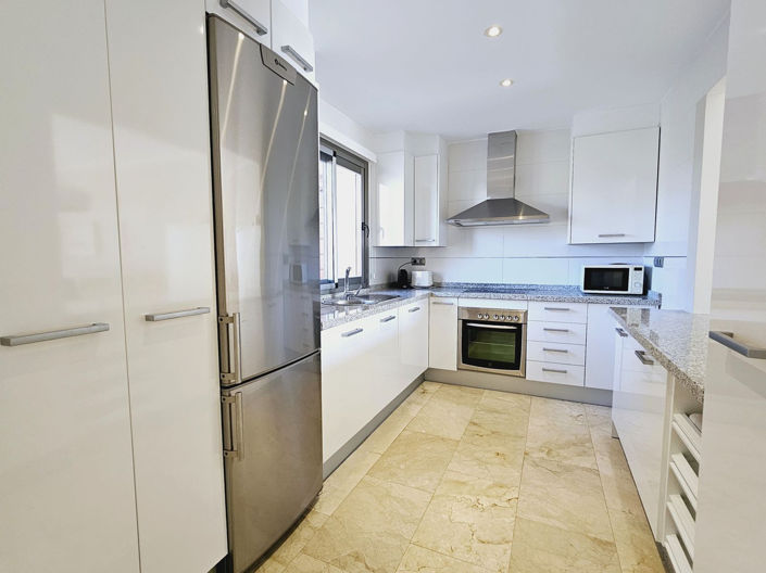 Image No.12-2 Bed Property for sale