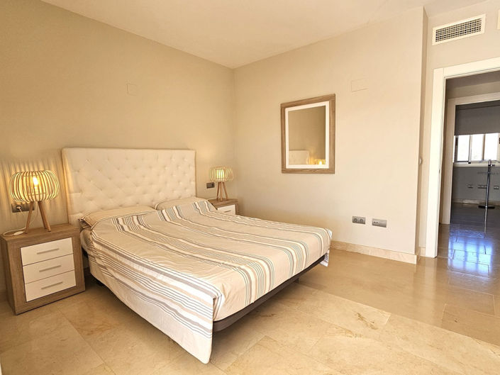 Image No.17-2 Bed Property for sale