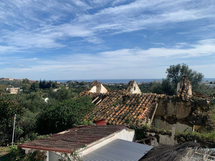 Image No.20-3 Bed Property for sale