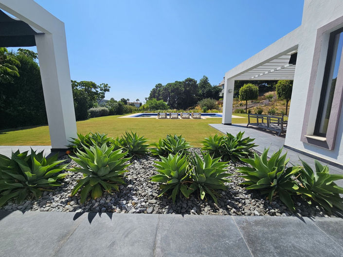 Image No.15-4 Bed Property for sale