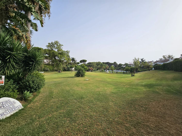 Image No.32-1 Bed Property for sale