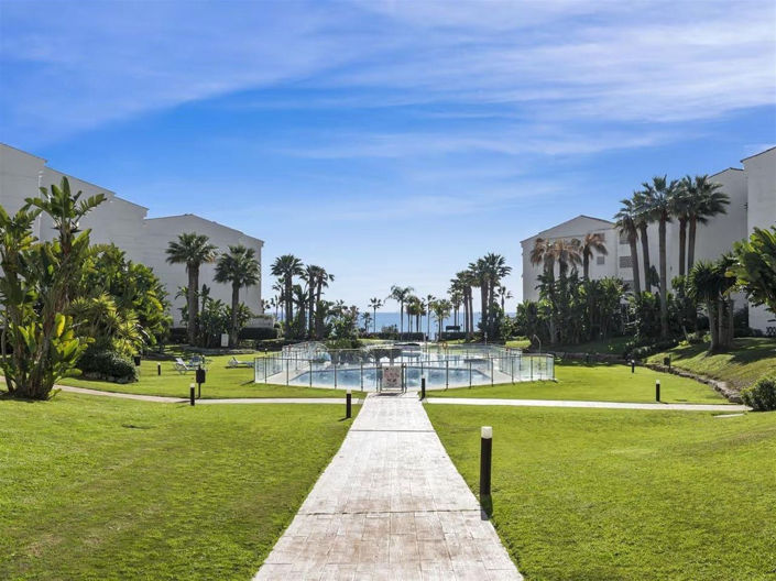 Image No.13-2 Bed Property for sale