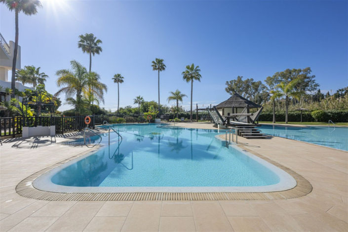 Image No.19-3 Bed Property for sale