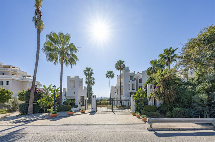 Image No.20-3 Bed Property for sale