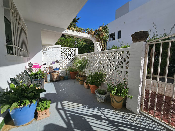 Image No.11-3 Bed Property for sale