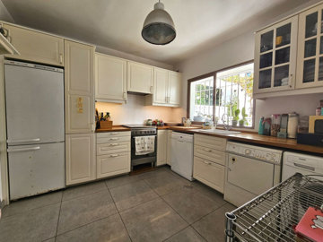 13-5fd73dea700db77384c091ca9818b1a9