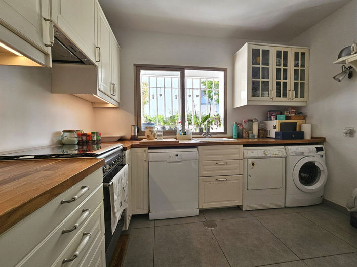 Image No.14-3 Bed Property for sale