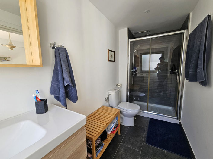 Image No.23-3 Bed Property for sale