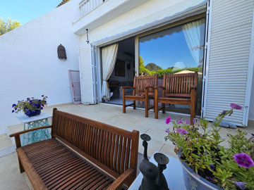 8-e64a9055bba3e77ac8aca3b893cdf826