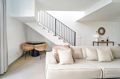 2-5bd7b9d04b45e33852eaf0ec6670150d