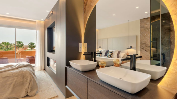 Image No.14-3 Bed Property for sale