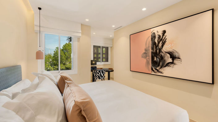 Image No.17-3 Bed Property for sale