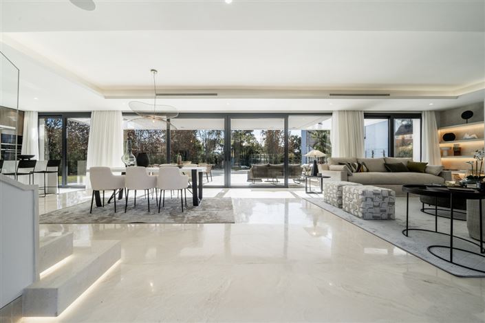 Image No.5-Villa / Détaché de 4 chambres à vendre à Estepona