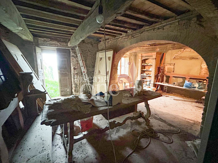 Image No.28-6 Bed House for sale