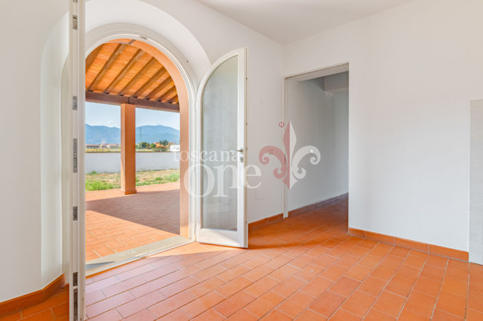 Image No.18-3 Bed House for sale