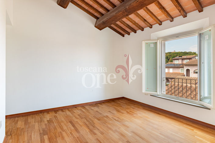 Image No.2-3 Bed House for sale