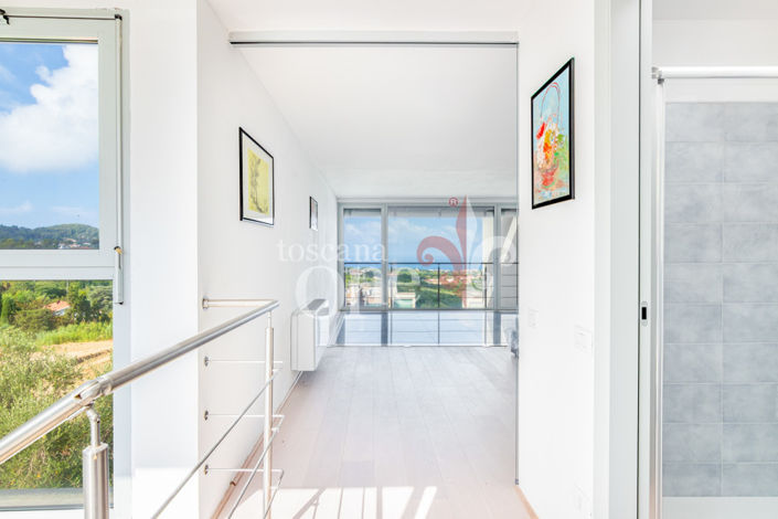 Image No.18-1 Bed Townhouse for sale