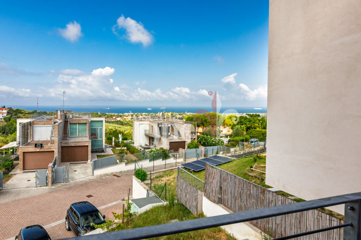 Image No.2-1 Bed Townhouse for sale