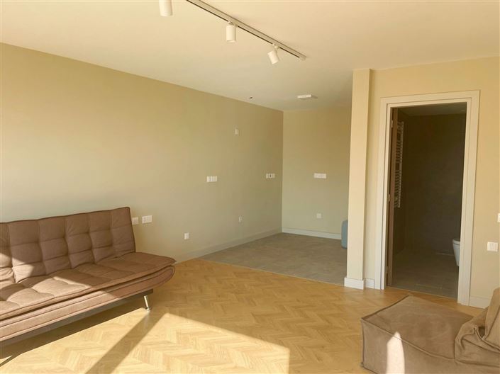 Image No.12-4 Bed House for sale