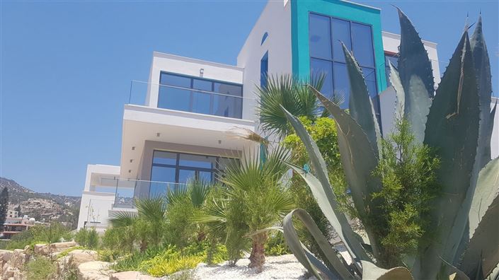 Image No.21-4 Bed House for sale