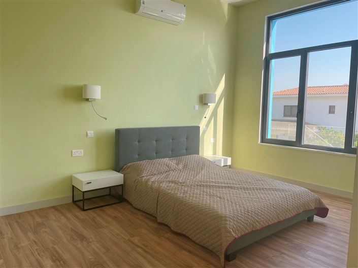 Image No.9-4 Bed House for sale