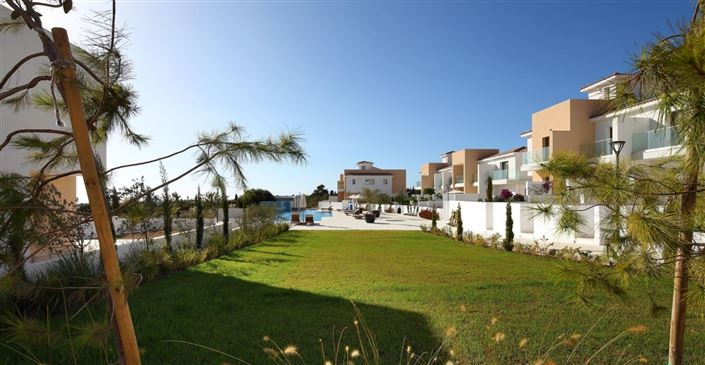 Image No.11-3 Bed House for sale