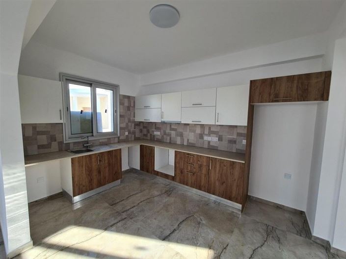 Image No.3-5 Bed House for sale