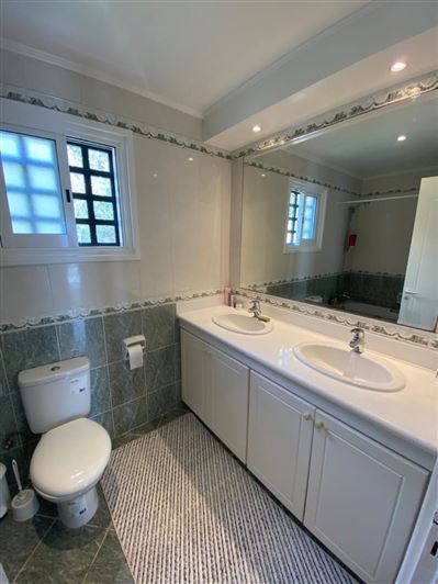 Image No.17-3 Bed House for sale